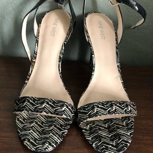 Nine West Aniston Black/white Strap Sandal